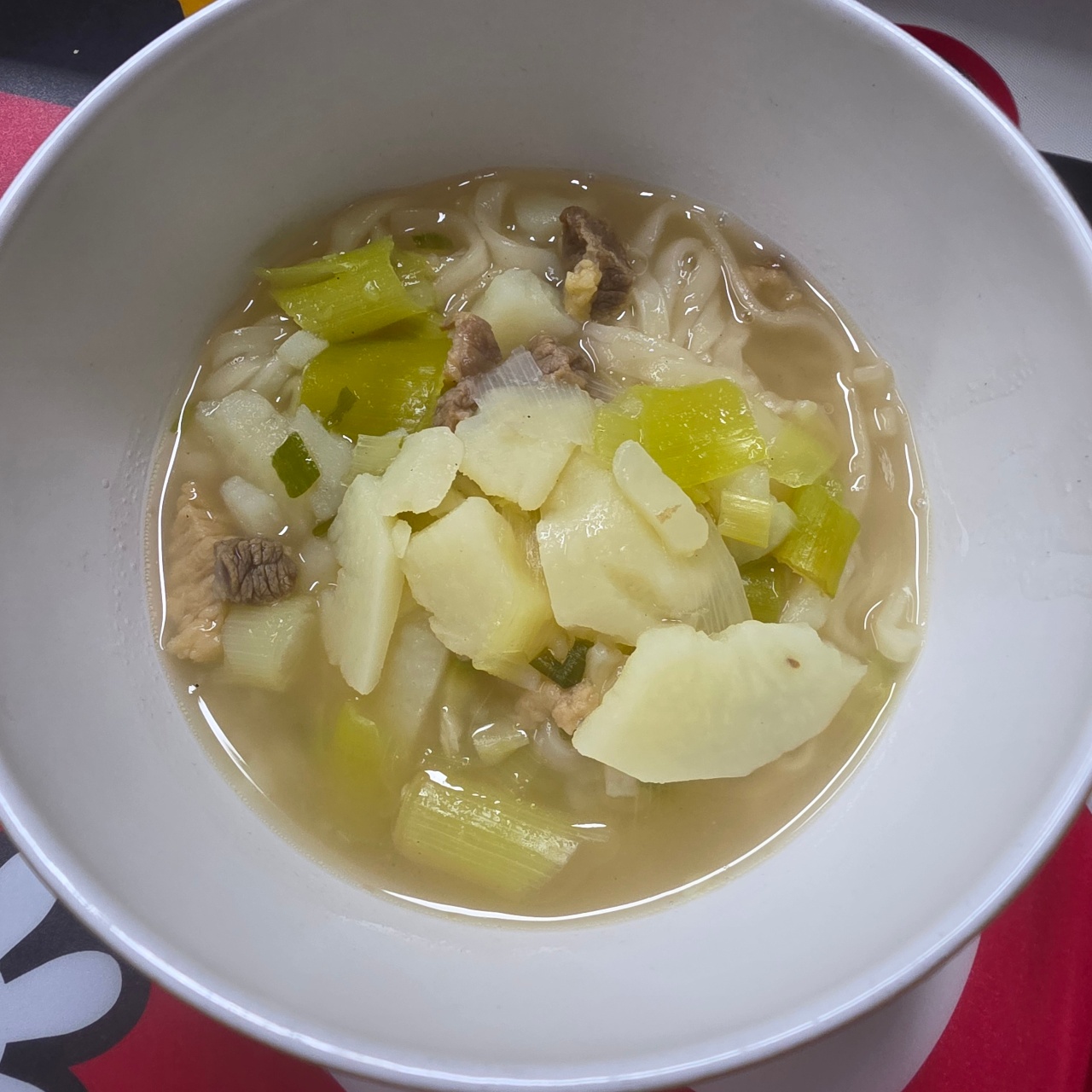 감자 칼국수 해먹었어요.