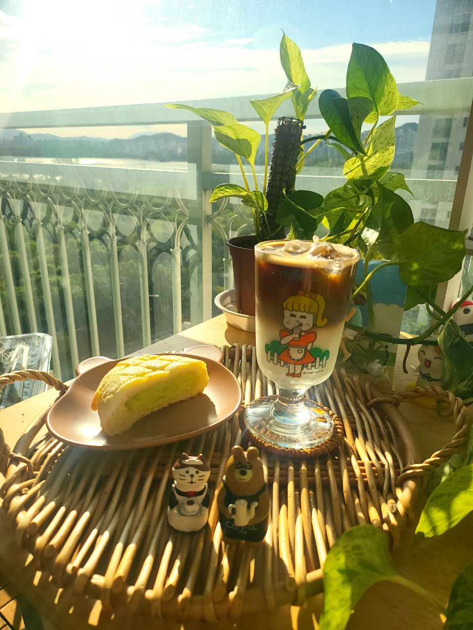 모닝커피 마셔요:)
