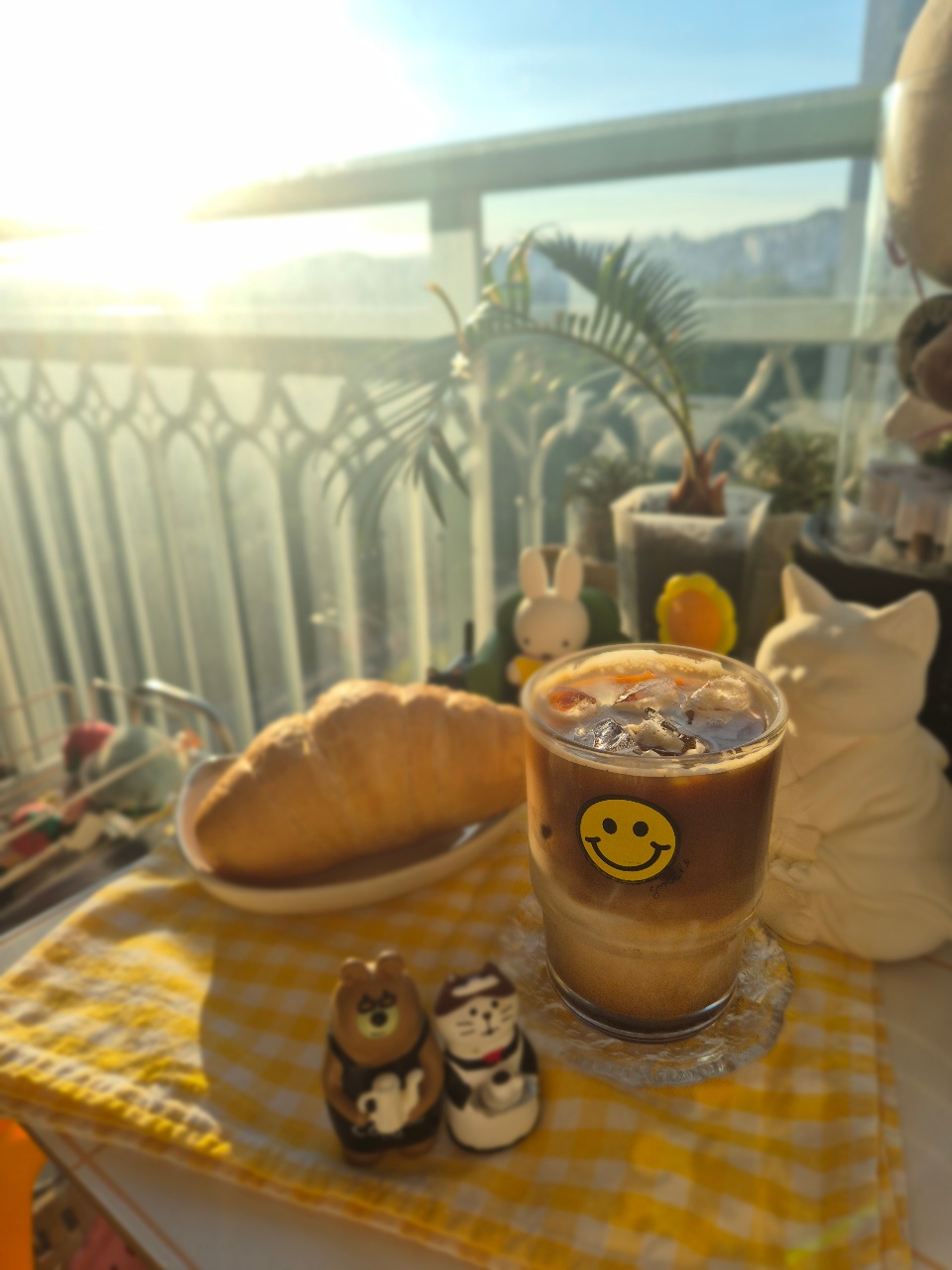 모닝커피 마셔요:)