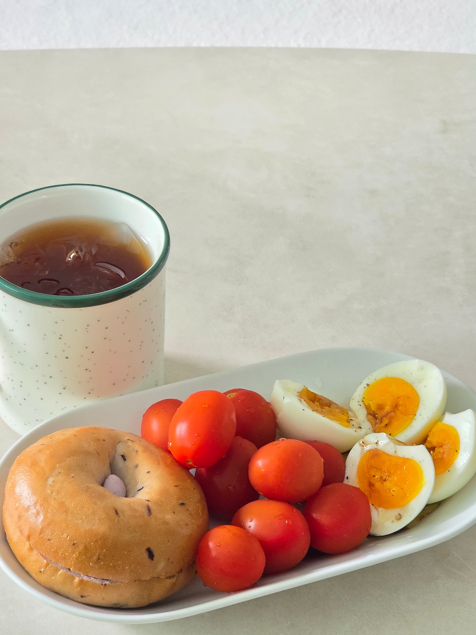 여유롭던 연휴 끝!☕️🥯🍅🥚