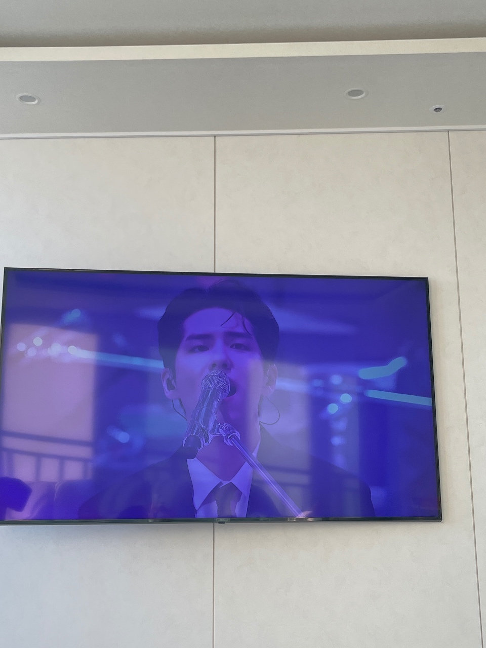 당연히 tv!!!!