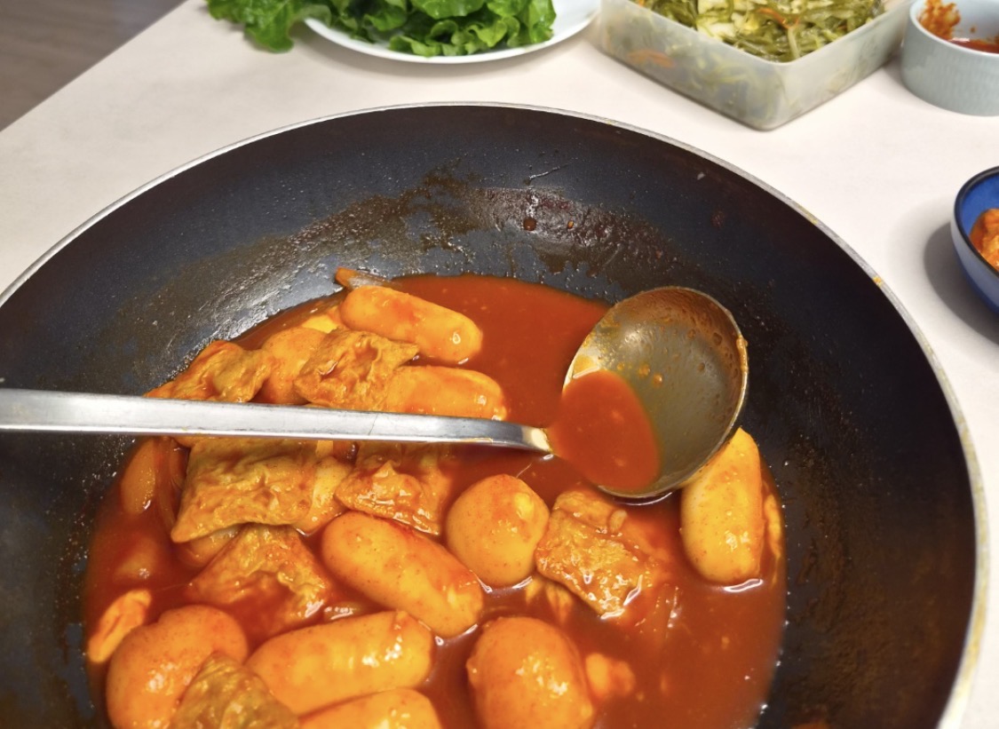 떡볶이 먹어요!