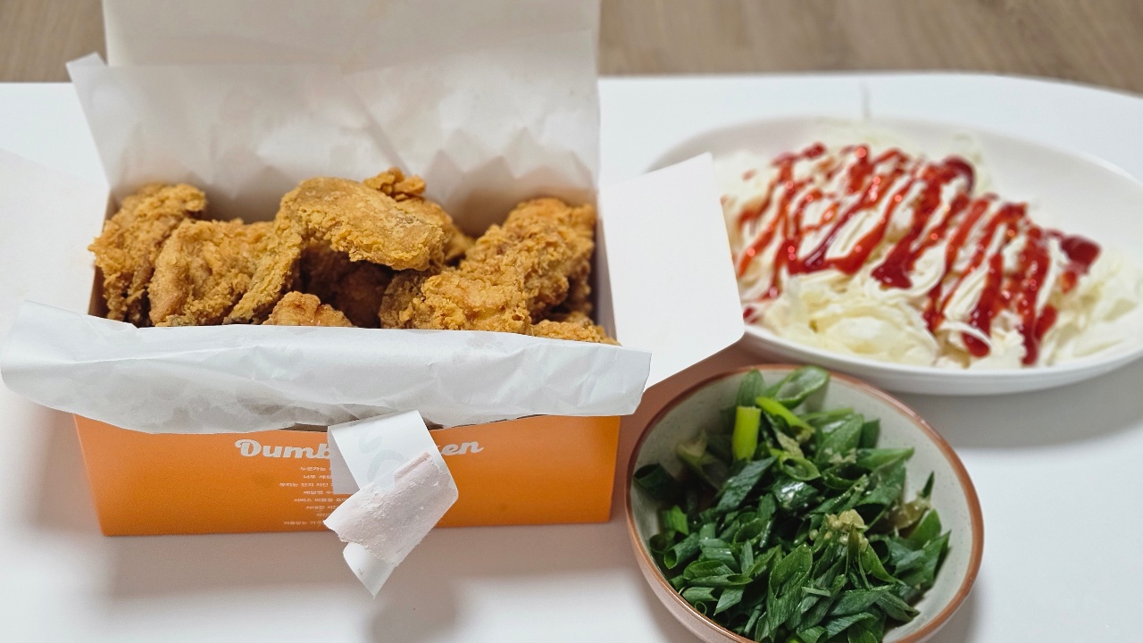 덤브치킨 야식 먹어봤어요