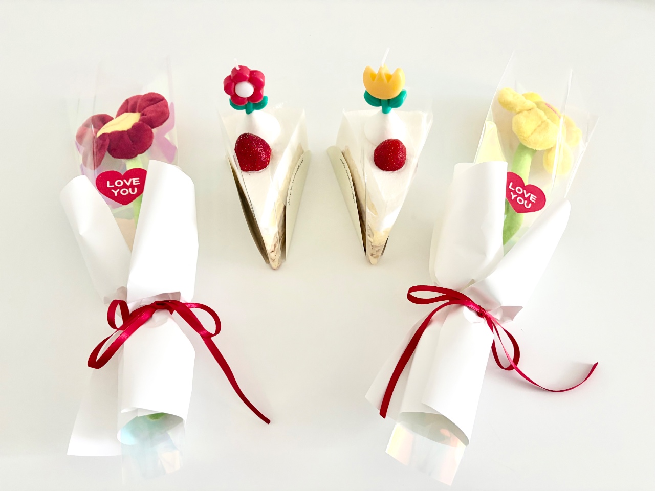 케이크와 인형 꽃 🍰🌷