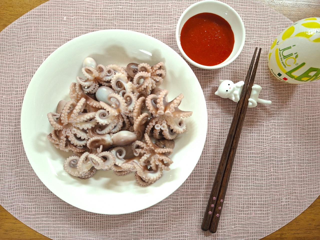 쭈꾸미 데쳐서 초장에 콕