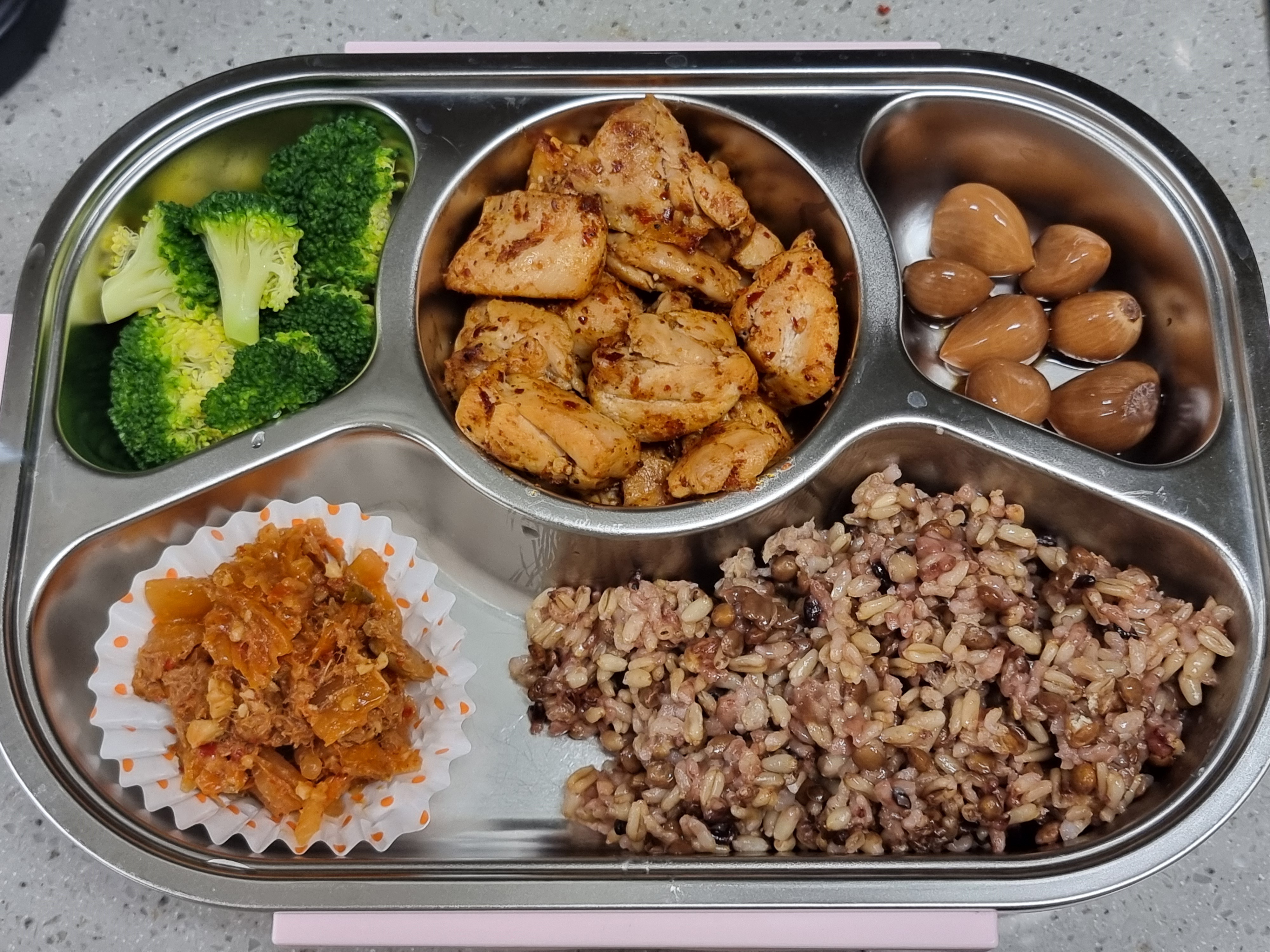 간단하게 준비한 도시락이에요😁