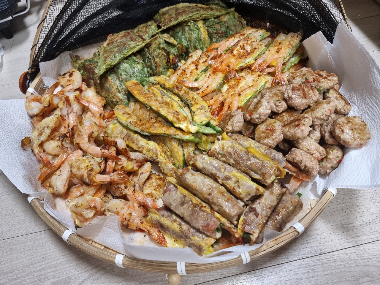 기름냄새 가득합니다