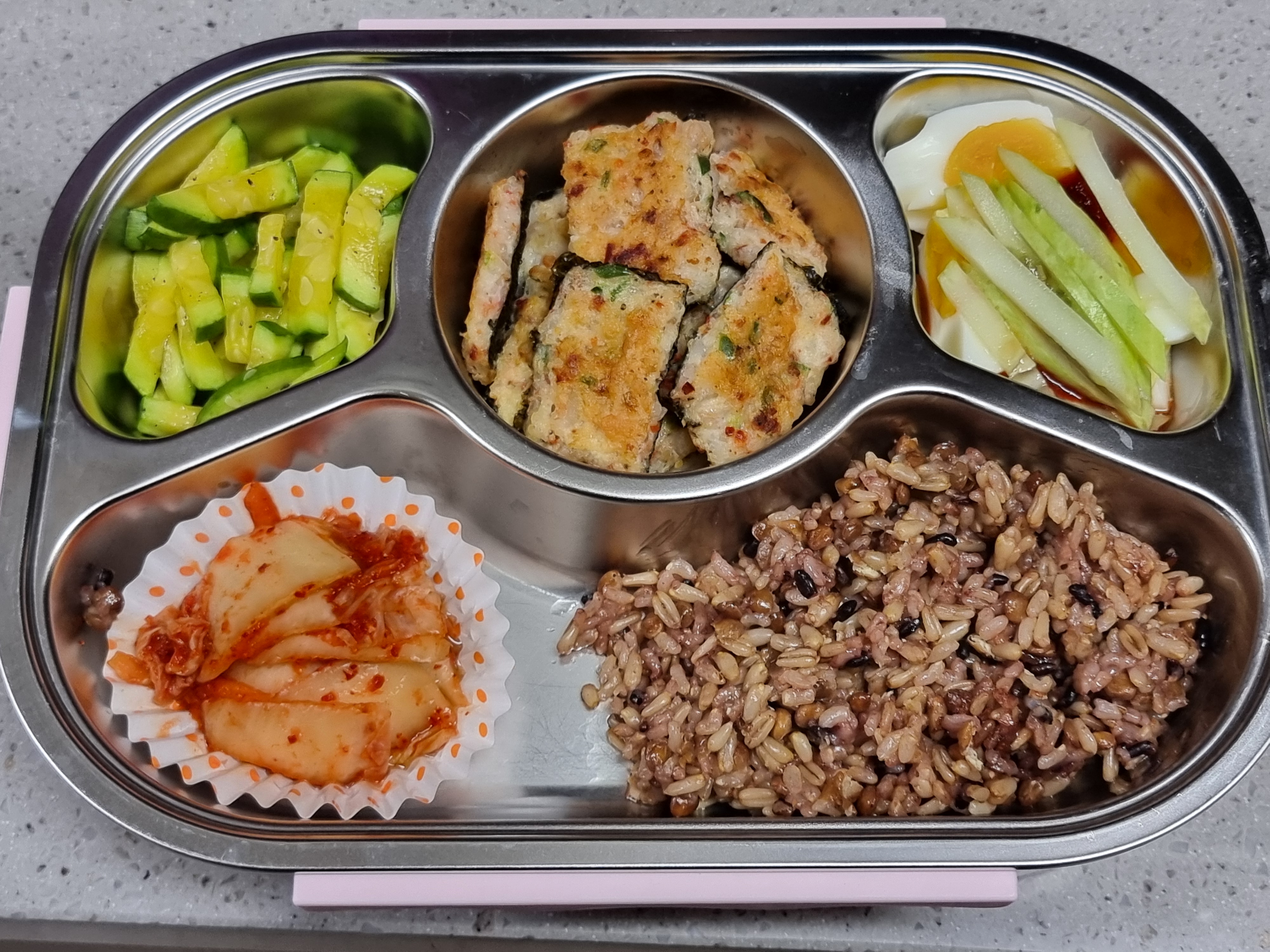출근이 싫어도 도시락은 준비합니다🍱