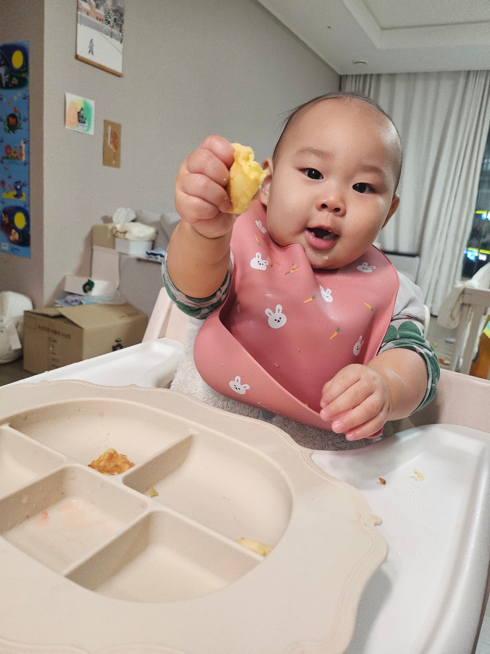 요거트 쌀 찐빵(계란을 곁들인)