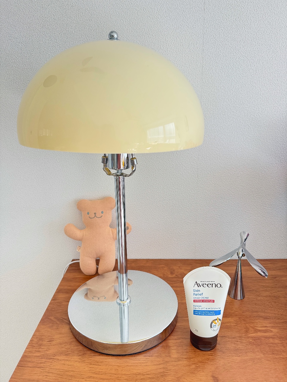 핸드크림은 언제나 Aveeno. 🧴