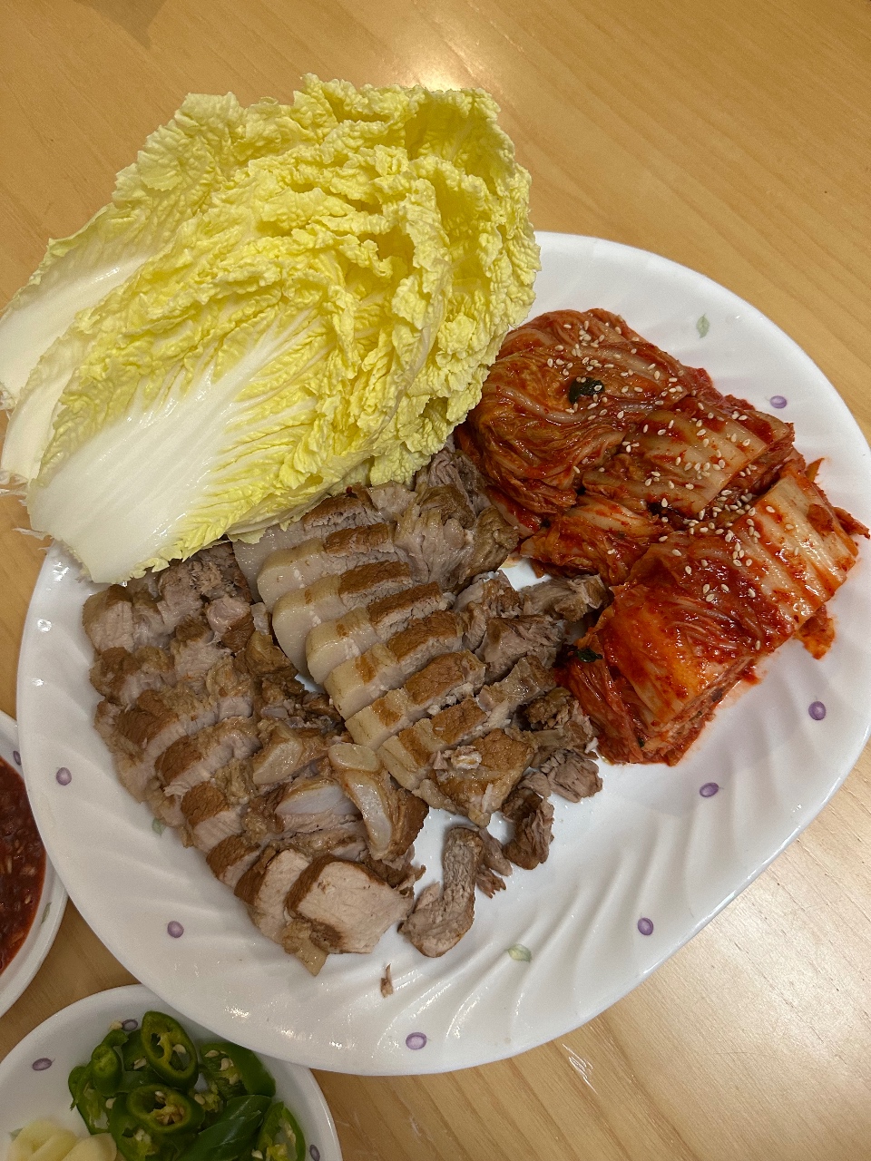 오늘 저녁은 김치+보쌈🐷