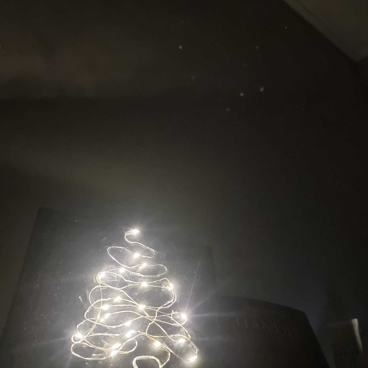잠이 오지 않아 큰일입니다...^^;;