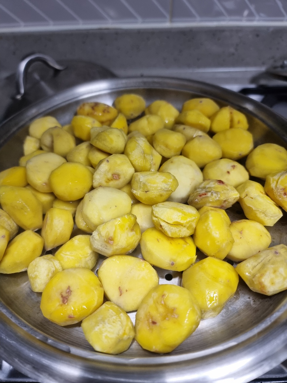 밤 까기 작전 완료 🌰🌰