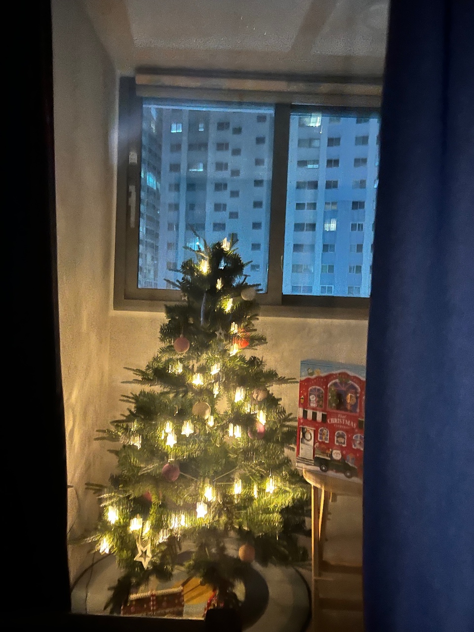 [오늘의 사부작] 조금 늦은 트리 🎄작업. 
