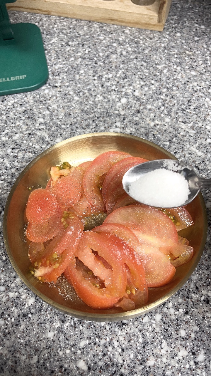 옛날 간식- 설탕에 재어둔 토마토.🍅
