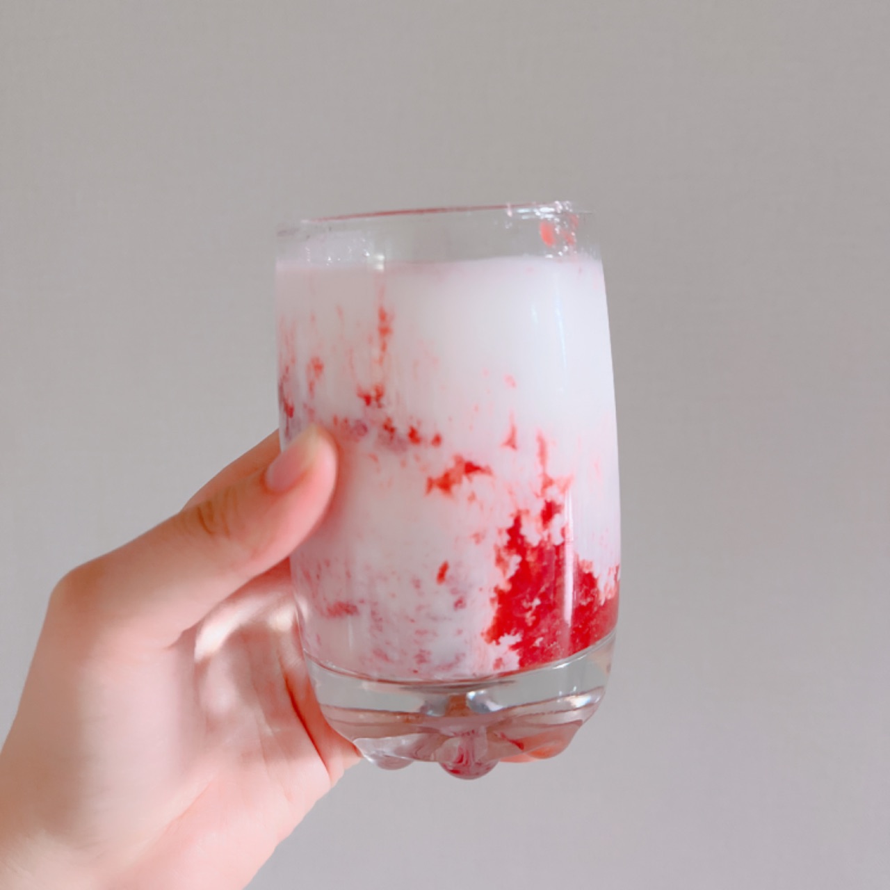 냉동딸기로 딸기우유 만들기🍓