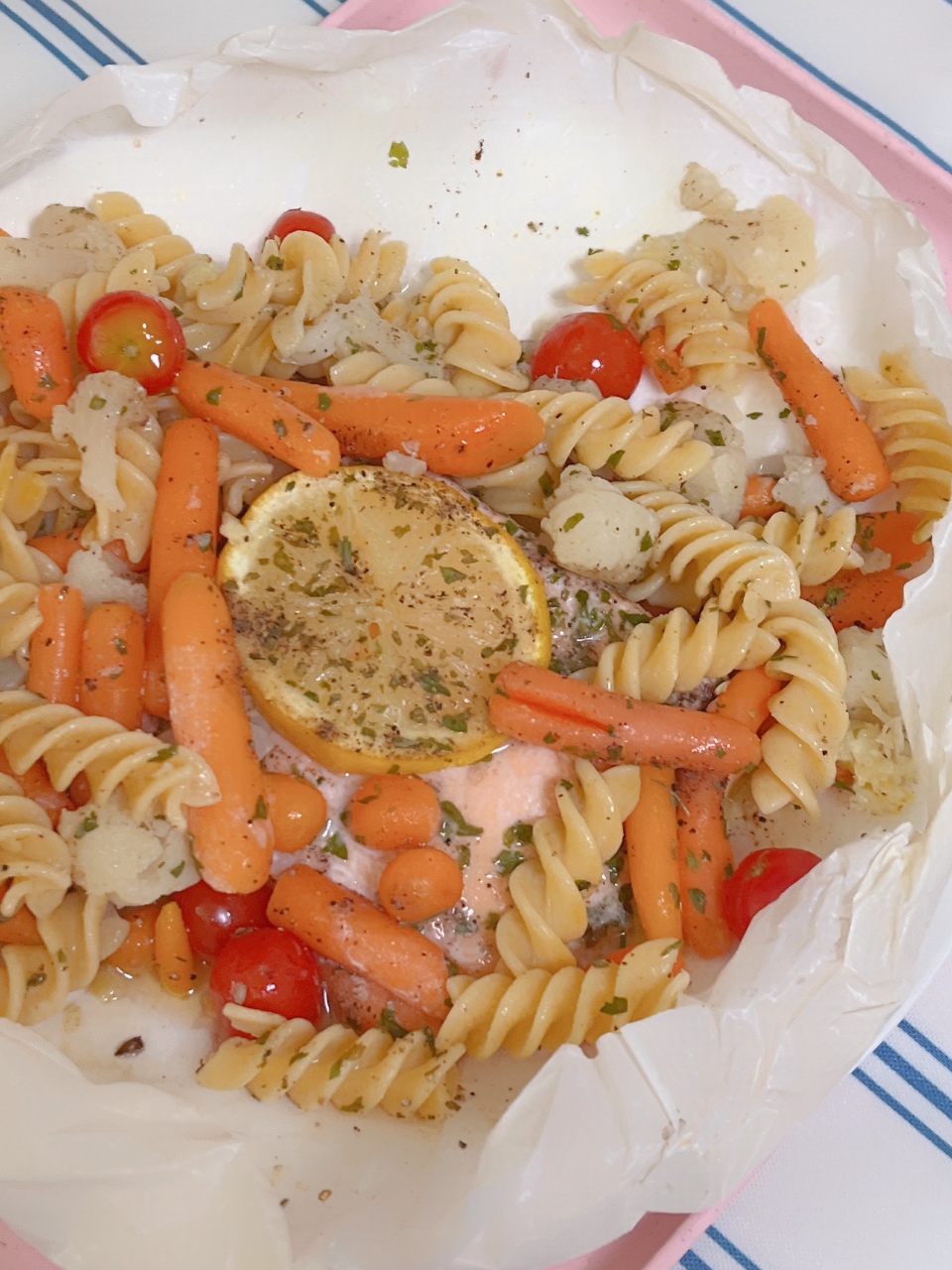 키운 토마토 넣고 연어스테이크🍅