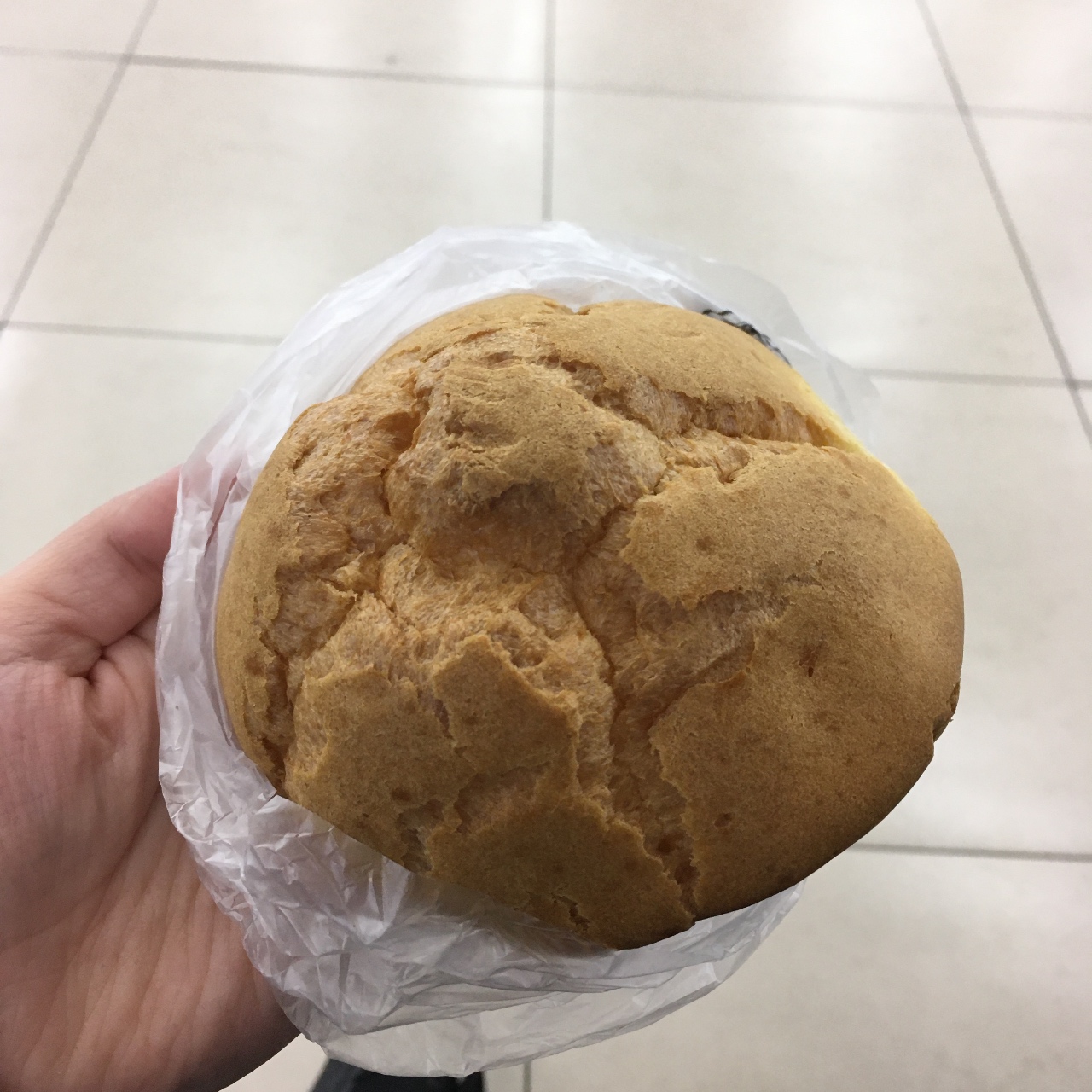 왕슈크림빵을 먹어요