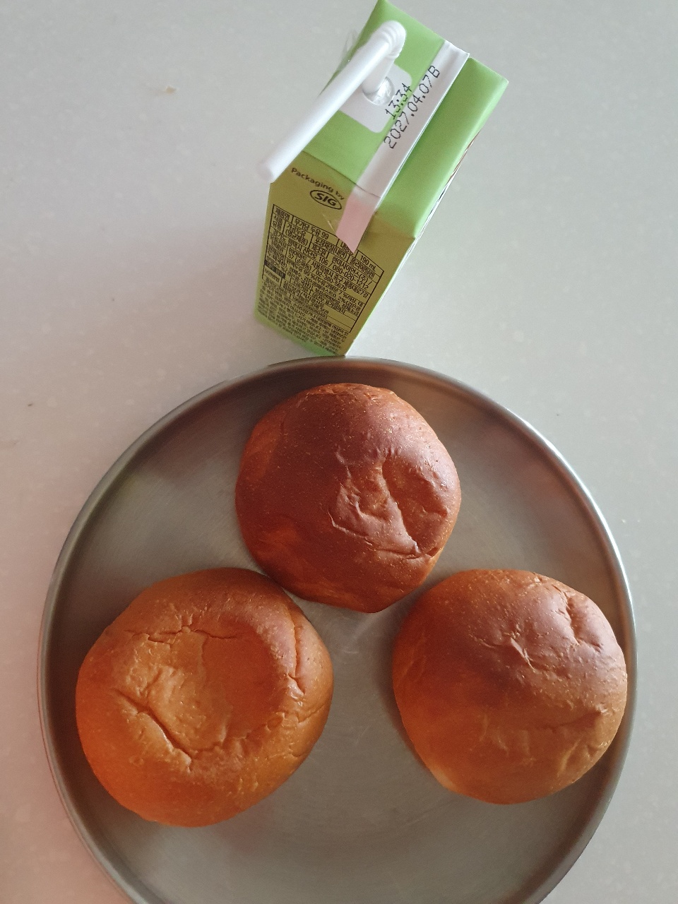 모닝빵 에프에 구웠어요