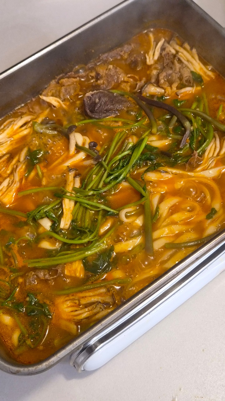 얼큰샤브칼국수