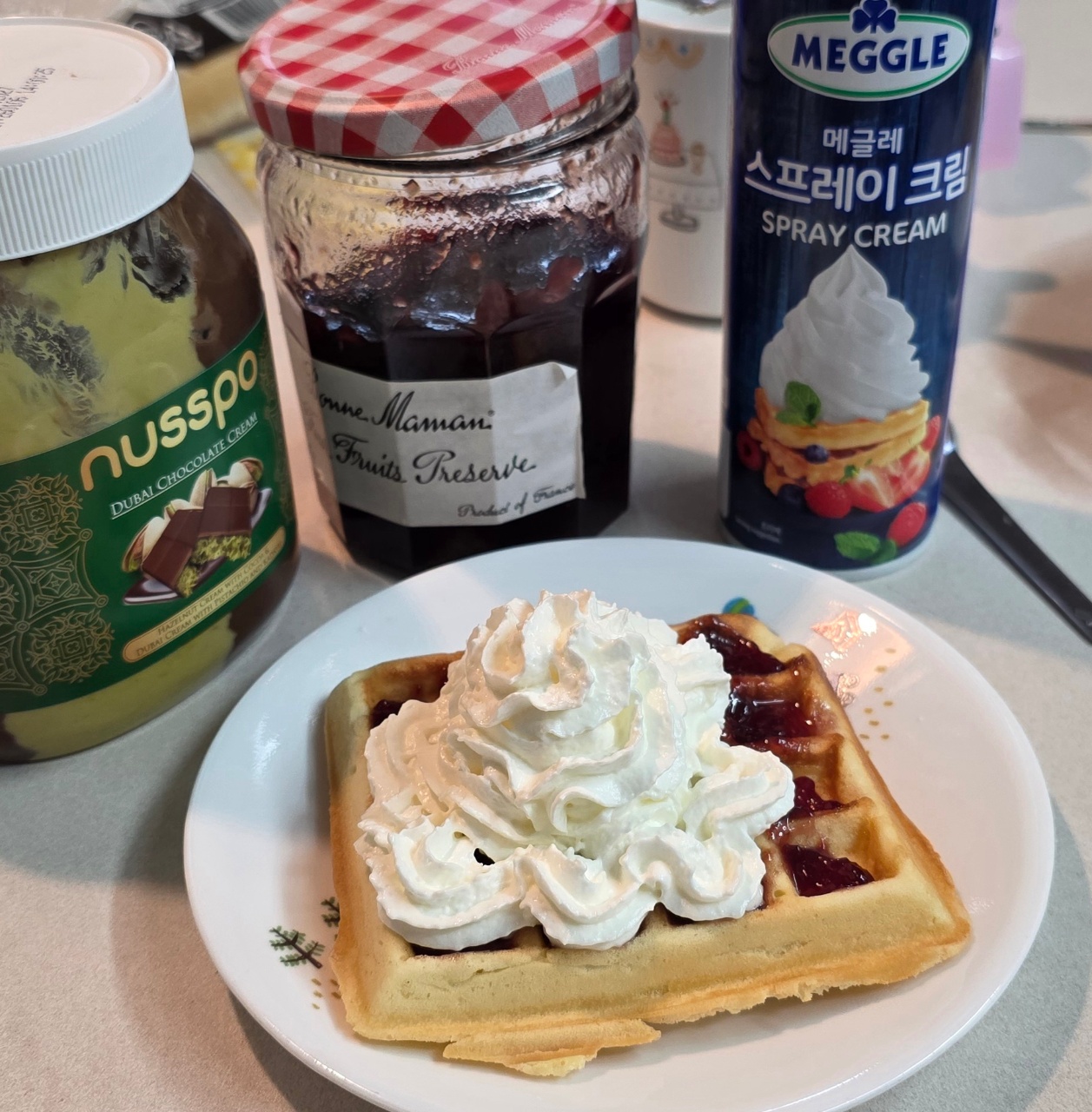 🧇 와플을 구웠습니다