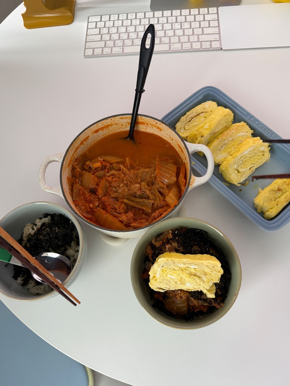 주말점심 참치김치찌개와 계란말이