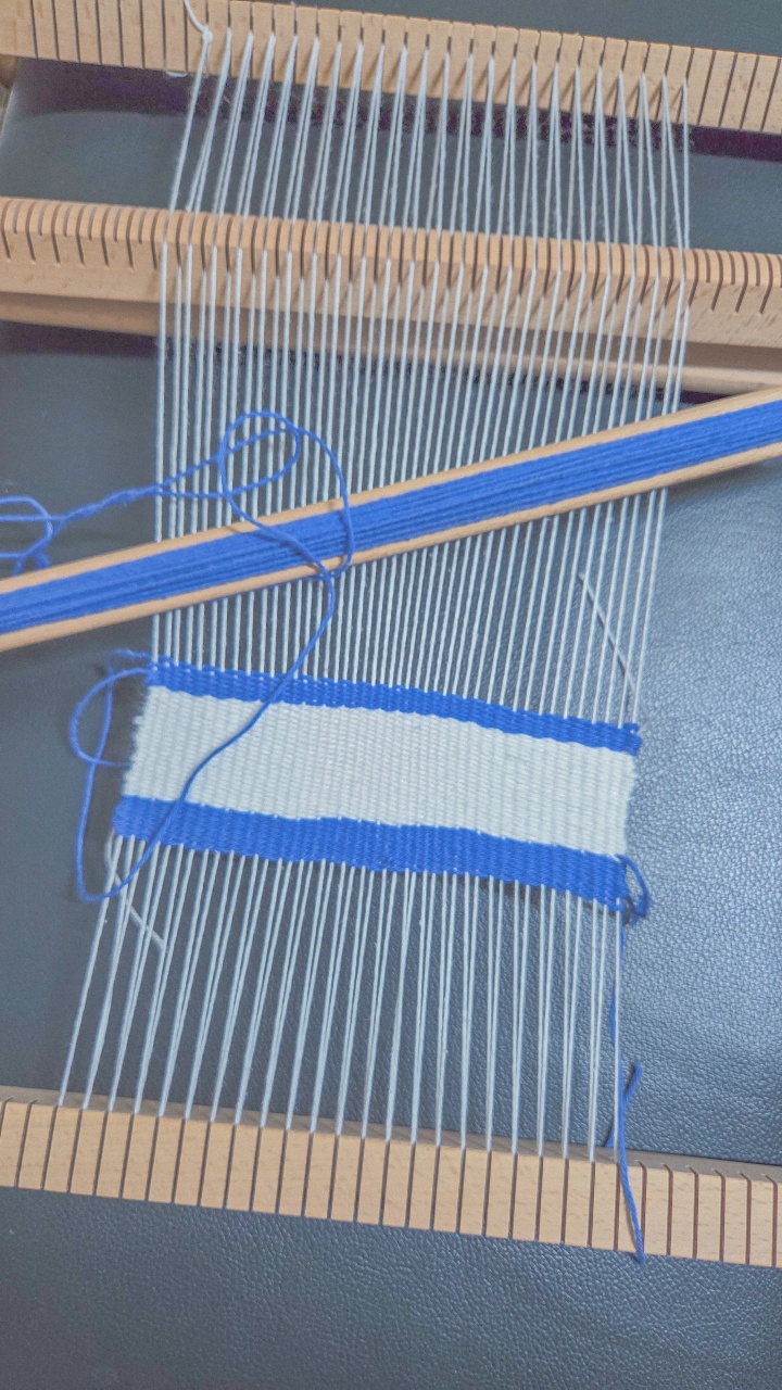 위빙 중 🧶
