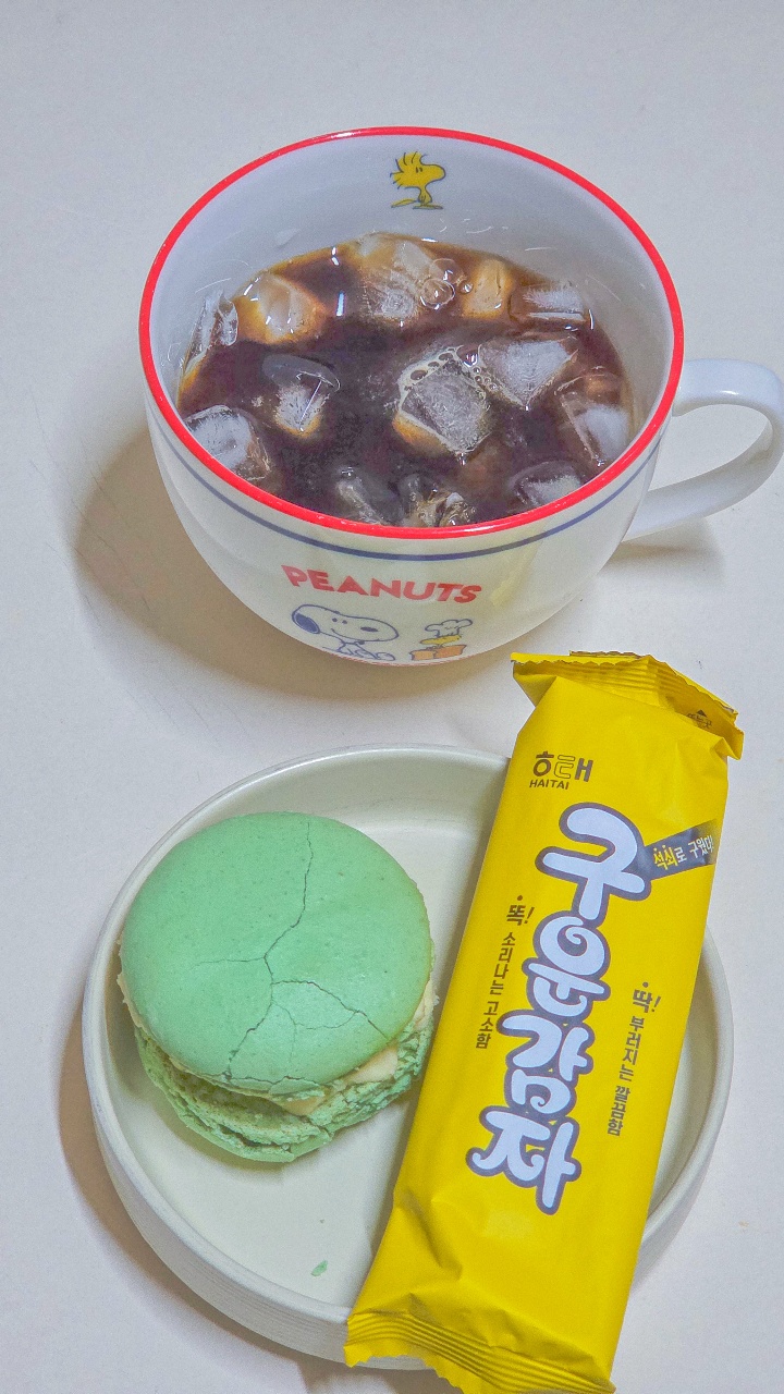 아아와 마카롱 ☕️