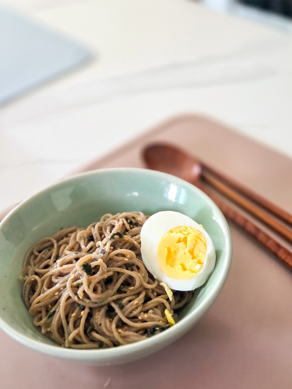 가을인 줄 알았지? ☀️ 다시 더워진 날씨엔 고소한 들기름막국수 🥢